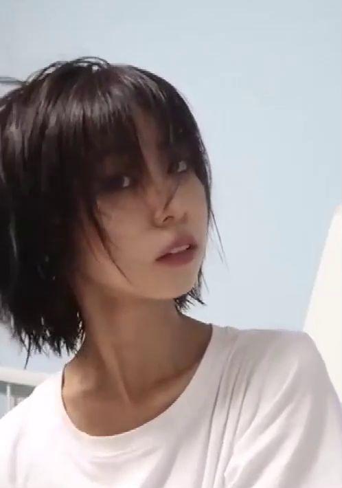 日韩短发型教程视频,轻松打造时尚短发造型