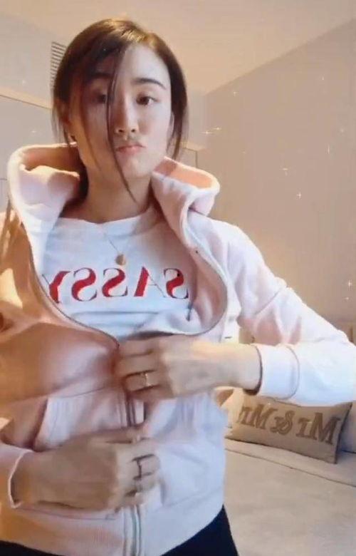 乖巧娇妻视频日韩,娇妻乖巧演绎甜蜜生活